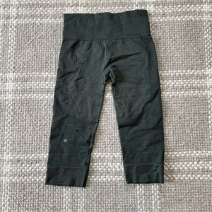 Lululemon wonder under olive green cropped leggings